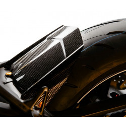 1072205-CARY8920 : Garde boue arrière LighTech carbone brillant Yamaha MT09