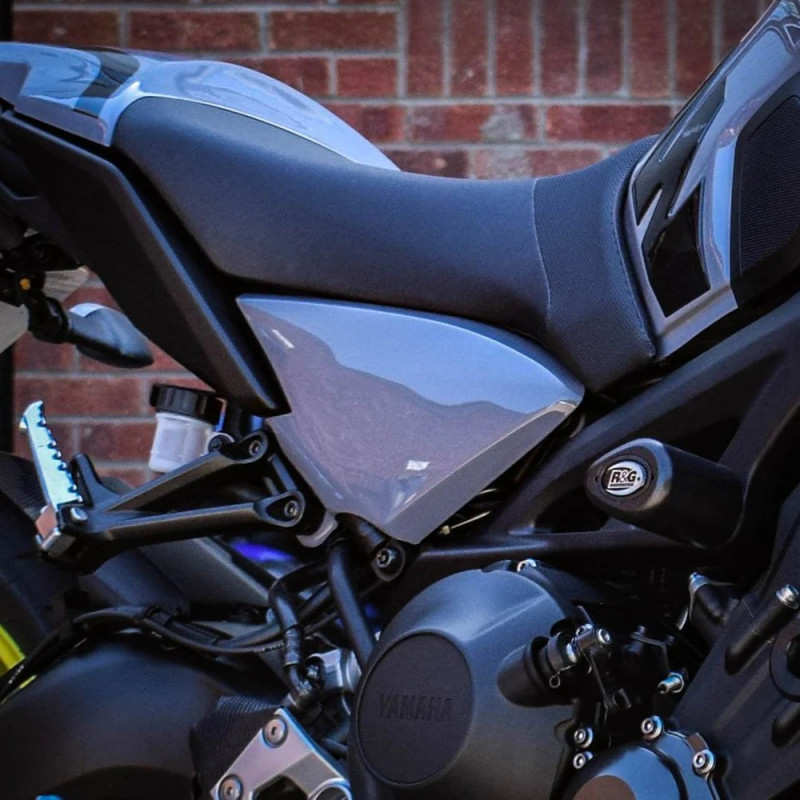 22140E : Pyramid Fairing Sides 2017-2020 Yamaha MT09 22140E : Pyramid Fairing Sides 2017-2020 Yamaha MT09