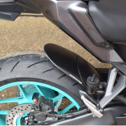 072449 : Extension de garde-boue arrière Pyramid 2021-2024 Yamaha MT09