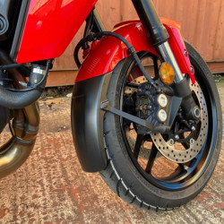 052451 : copy of Extension de garde-boue avant Extra Pyramid 2017-2020 Yamaha MT09