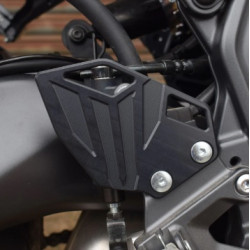 32955M : Repose-talons Pyramid Yamaha MT09
