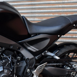 22143 : Pyramid Fairing Cover 2021-2023 Yamaha MT-09